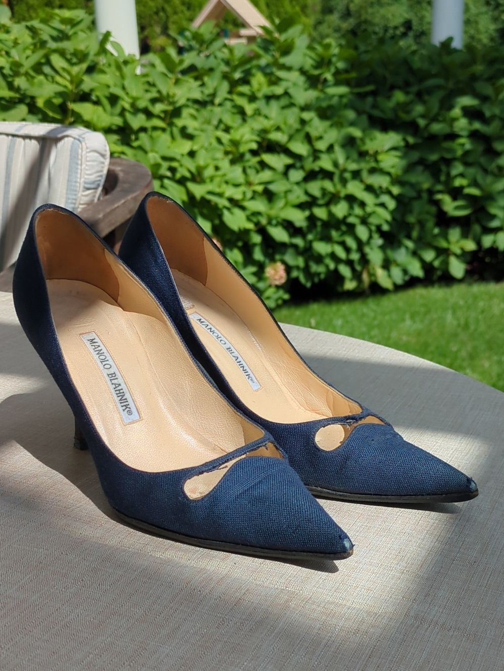 Manolo Blahnik Navy Pointed Toe Kitten Heel Pumps